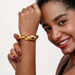 Retro Classic Style Solid Color Titanium Steel Plating Women's Cuff Bracelets Bangle