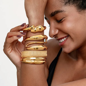 Retro Classic Style Solid Color Titanium Steel Plating Women's Cuff Bracelets Bangle